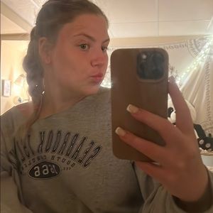 Meet your Posher, Ella